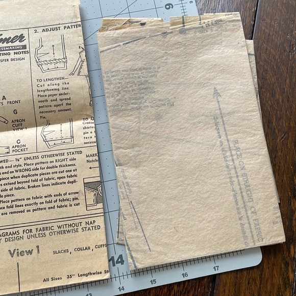 Simplicity 4384 vintage (1950's) child's apron, shorts, pants sewing pattern - Picture 3 of 14